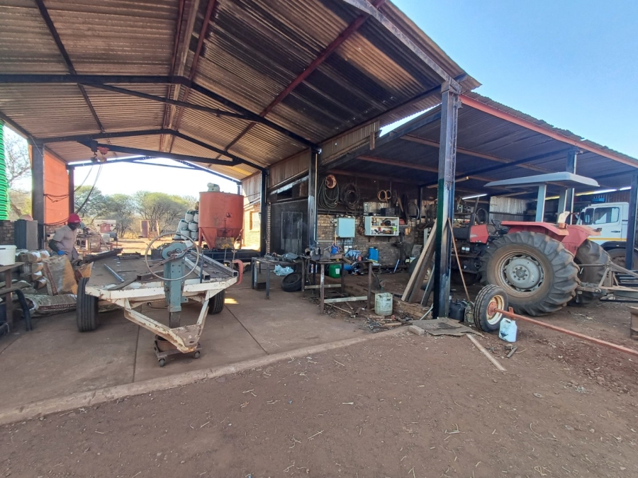 Commercial Property for Sale in Wilderbeestaagte SH Limpopo
