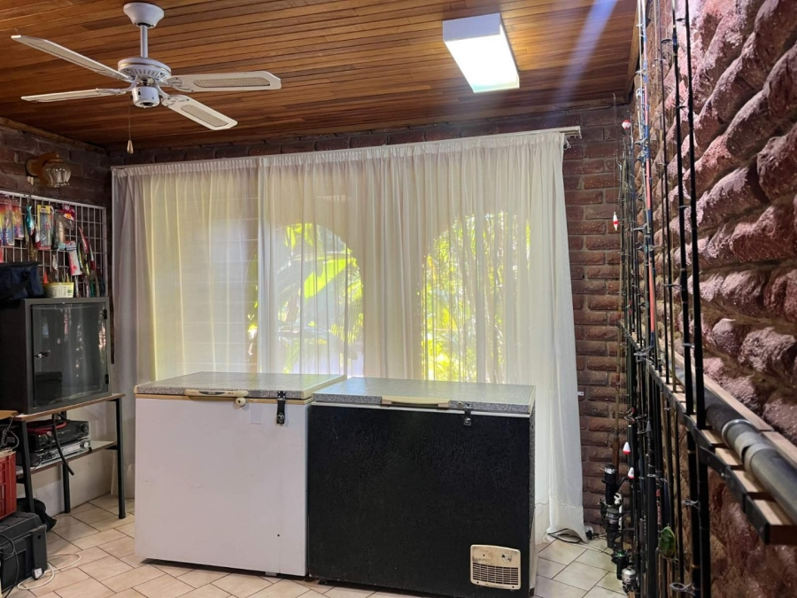 5 Bedroom Property for Sale in Aquapark Limpopo