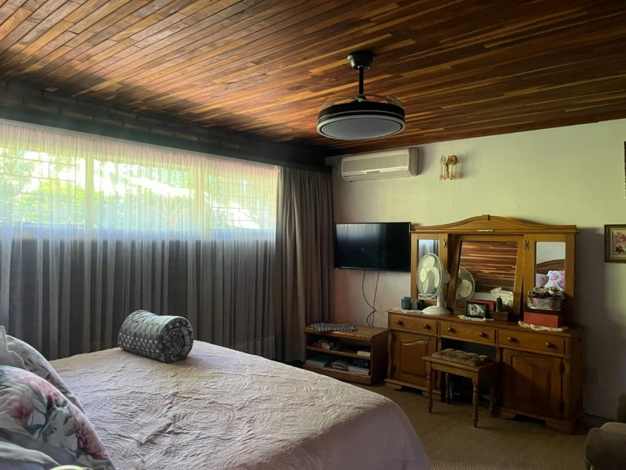 5 Bedroom Property for Sale in Aquapark Limpopo