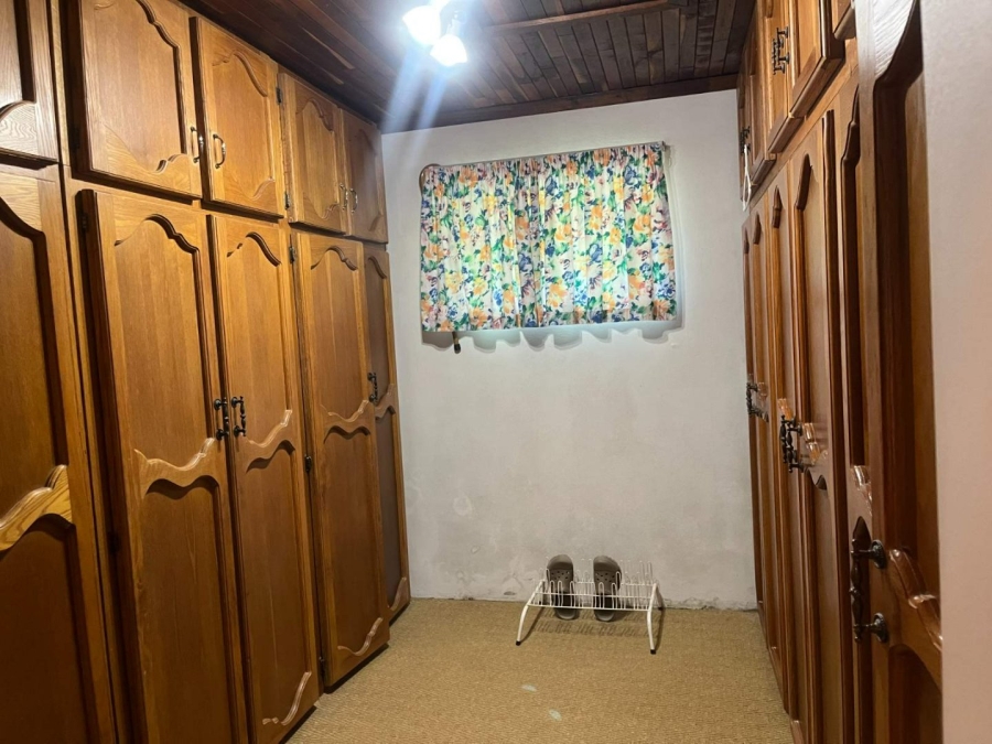 5 Bedroom Property for Sale in Aquapark Limpopo