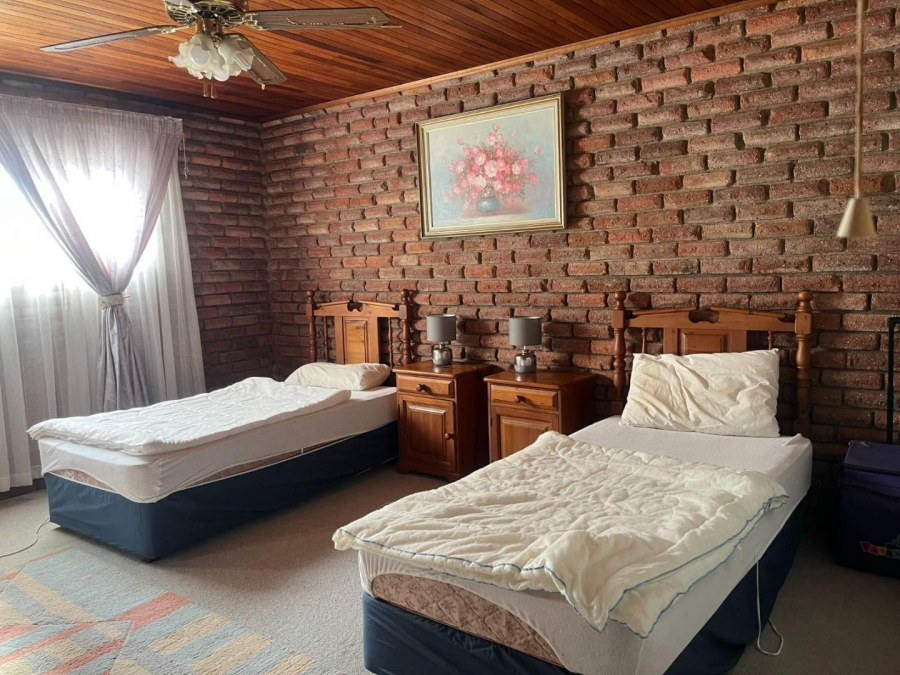 5 Bedroom Property for Sale in Aquapark Limpopo