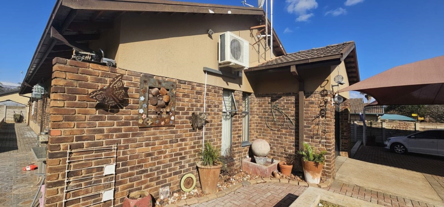 4 Bedroom Property for Sale in Fauna Park Limpopo