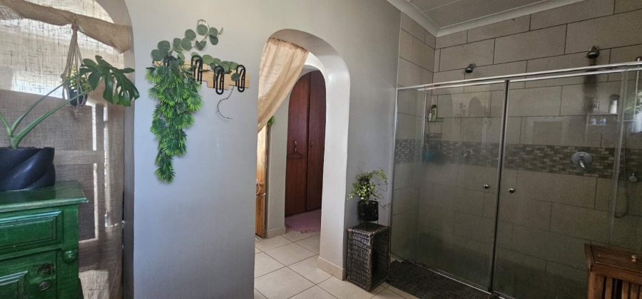 4 Bedroom Property for Sale in Fauna Park Limpopo