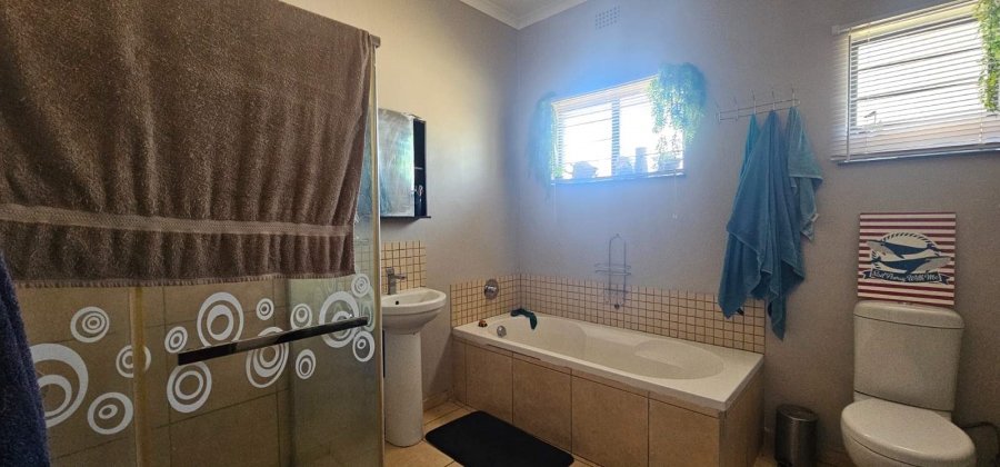 4 Bedroom Property for Sale in Fauna Park Limpopo