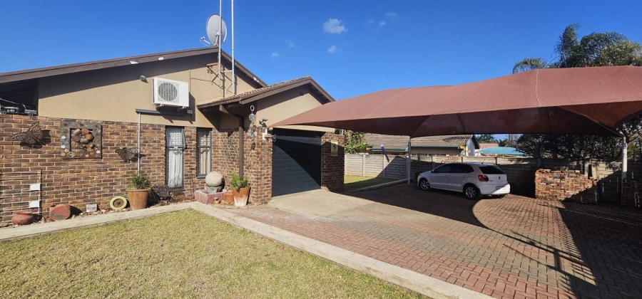 4 Bedroom Property for Sale in Fauna Park Limpopo