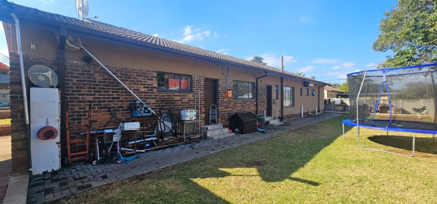4 Bedroom Property for Sale in Fauna Park Limpopo