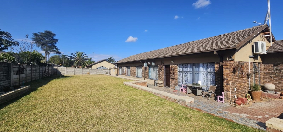 4 Bedroom Property for Sale in Fauna Park Limpopo