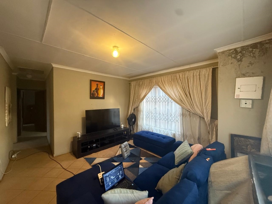 To Let 3 Bedroom Property for Rent in Lesedi Park Limpopo