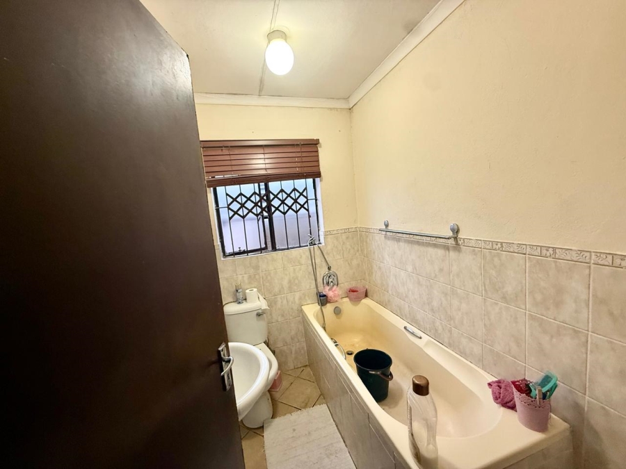 To Let 3 Bedroom Property for Rent in Lesedi Park Limpopo