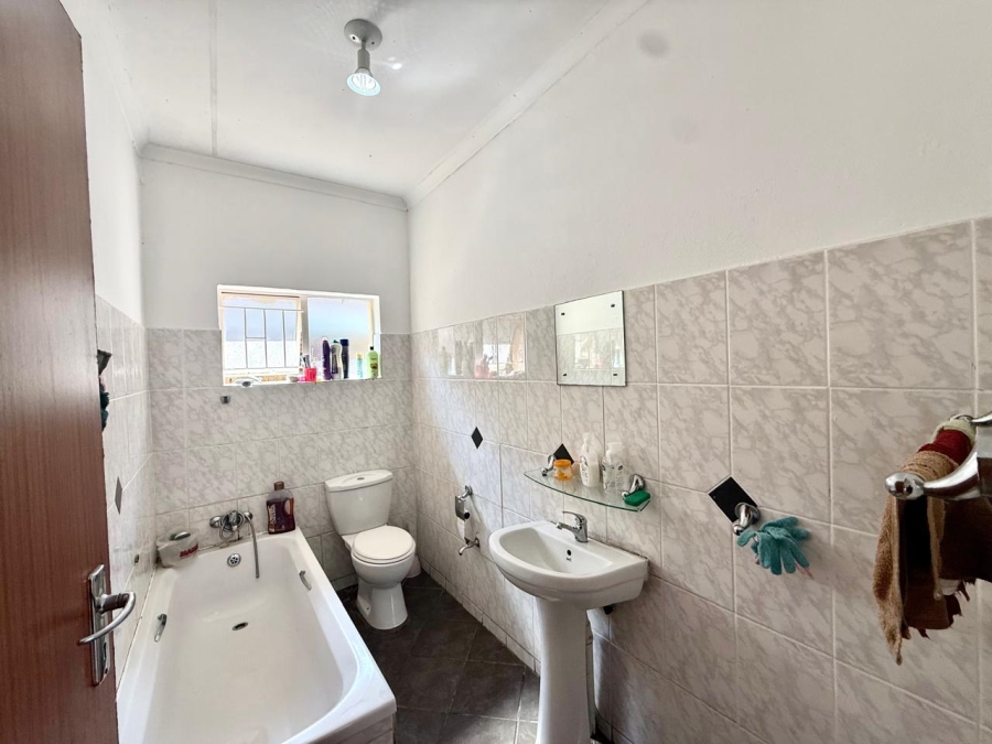 2 Bedroom Property for Sale in Polokwane Central Limpopo