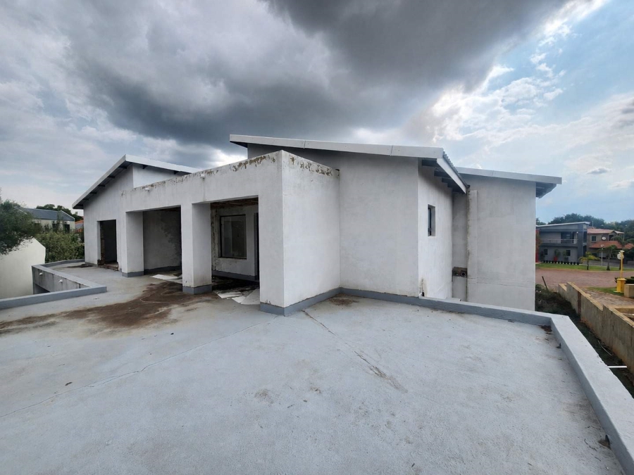 5 Bedroom Property for Sale in Woodlands Estate Limpopo