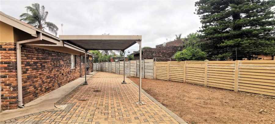 4 Bedroom Property for Sale in Ivy Park Limpopo