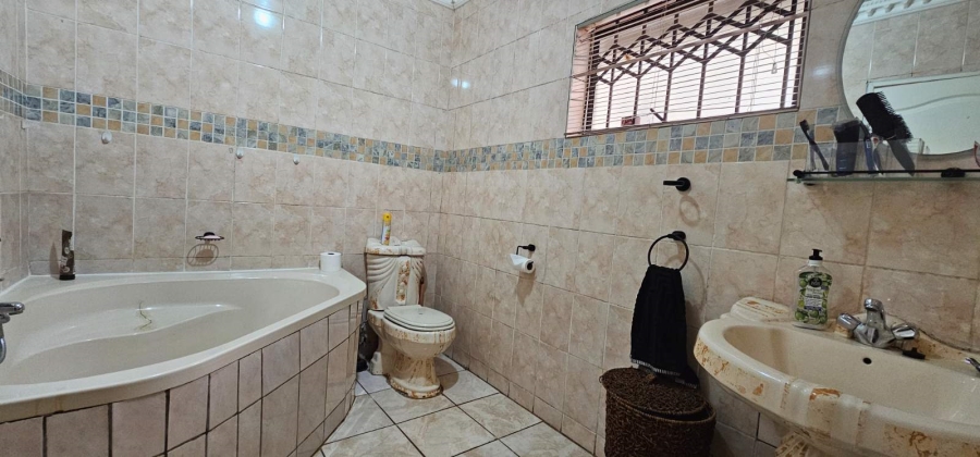 4 Bedroom Property for Sale in Flora Park Limpopo