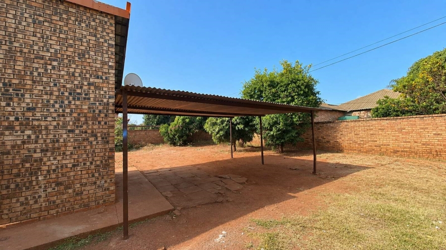 3 Bedroom Property for Sale in Chroompark Limpopo