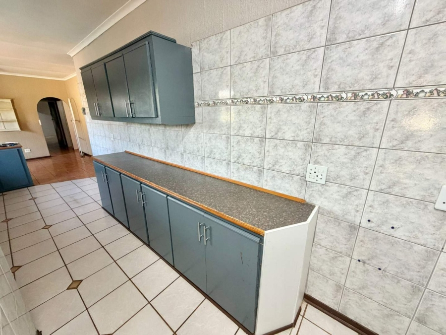 To Let 4 Bedroom Property for Rent in Flora Park Limpopo