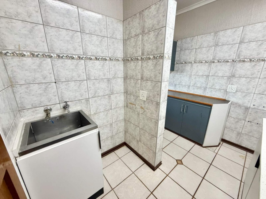 To Let 4 Bedroom Property for Rent in Flora Park Limpopo