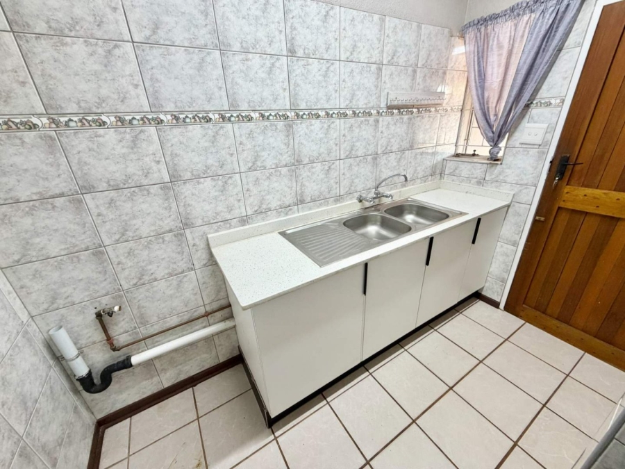 To Let 4 Bedroom Property for Rent in Flora Park Limpopo