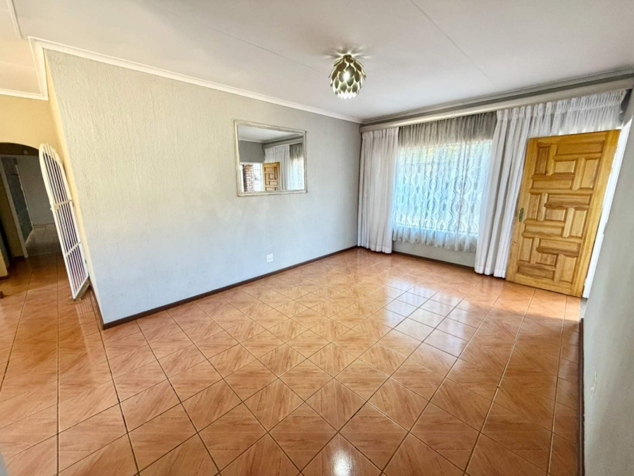 To Let 4 Bedroom Property for Rent in Flora Park Limpopo