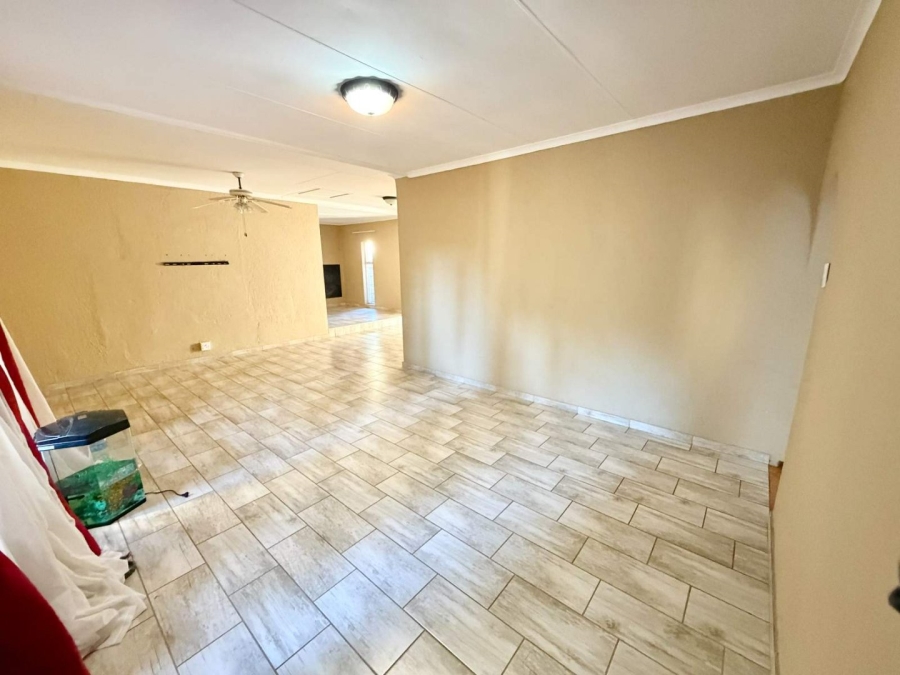 To Let 4 Bedroom Property for Rent in Flora Park Limpopo