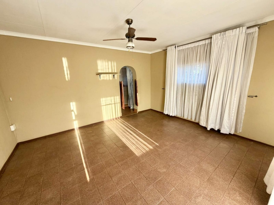 To Let 4 Bedroom Property for Rent in Flora Park Limpopo
