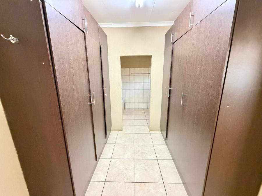 To Let 4 Bedroom Property for Rent in Flora Park Limpopo