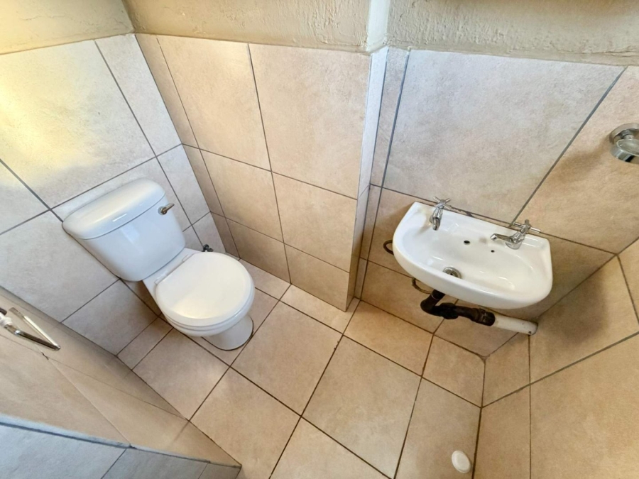 To Let 4 Bedroom Property for Rent in Flora Park Limpopo
