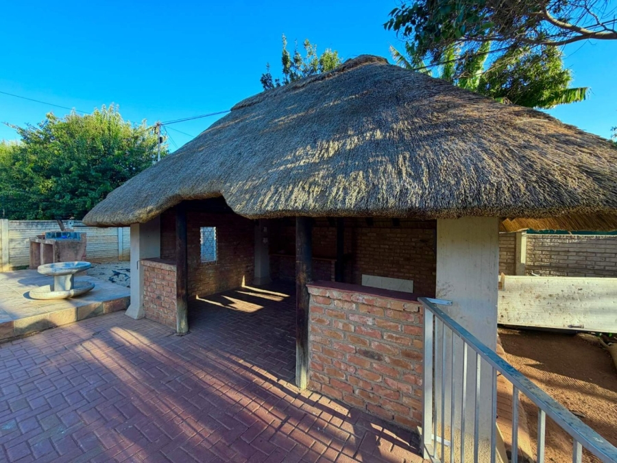 To Let 4 Bedroom Property for Rent in Flora Park Limpopo