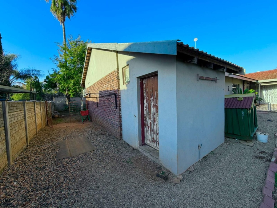 To Let 4 Bedroom Property for Rent in Flora Park Limpopo