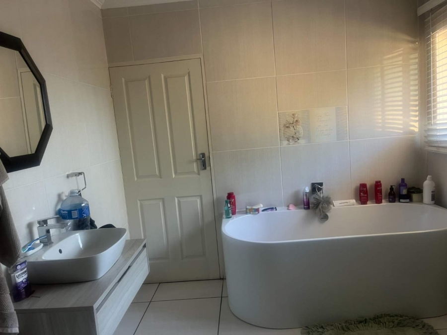 4 Bedroom Property for Sale in Aquapark Limpopo