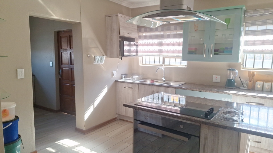 To Let 4 Bedroom Property for Rent in Nirvana Limpopo