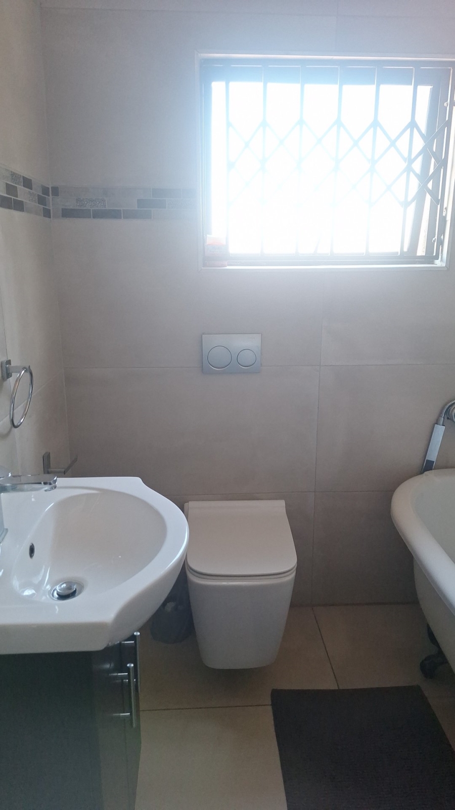 To Let 4 Bedroom Property for Rent in Nirvana Limpopo