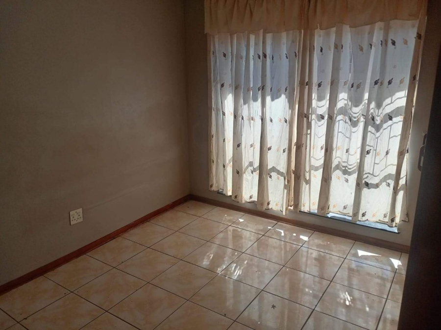 To Let 2 Bedroom Property for Rent in Moregloed Limpopo
