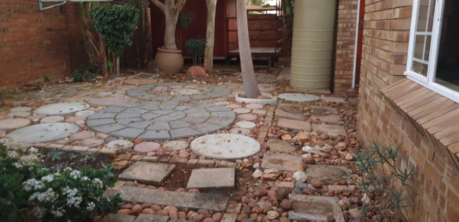 To Let 2 Bedroom Property for Rent in Bendor Limpopo