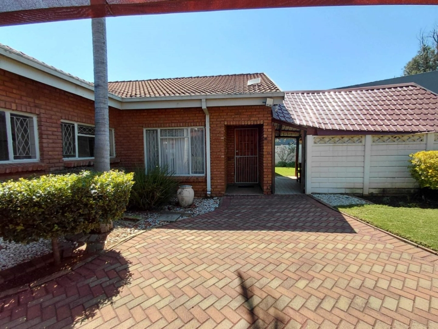 4 Bedroom Property for Sale in Flora Park Limpopo