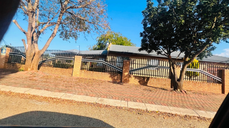 4 Bedroom Property for Sale in Flora Park Limpopo
