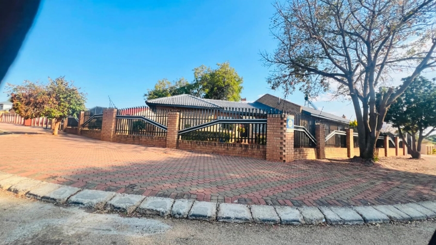 4 Bedroom Property for Sale in Flora Park Limpopo