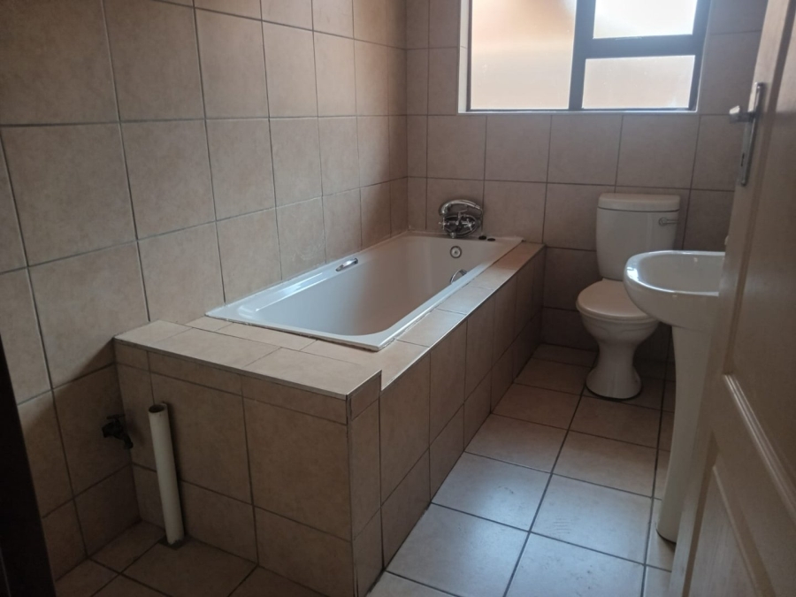 To Let 3 Bedroom Property for Rent in Annadale Limpopo