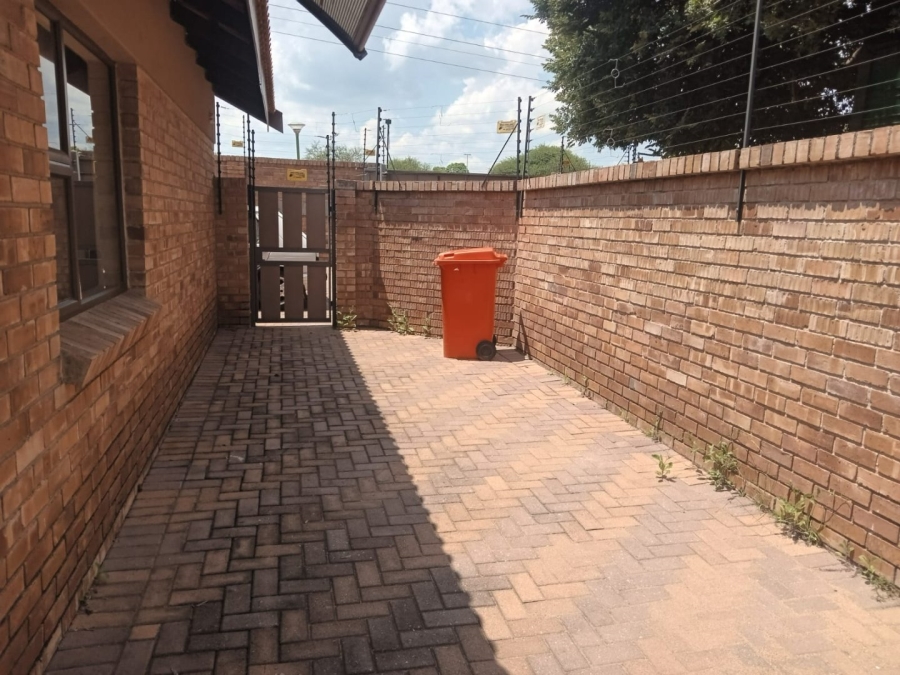 To Let 3 Bedroom Property for Rent in Annadale Limpopo