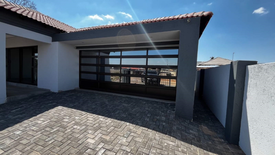 3 Bedroom Property for Sale in Bendor Meadows Limpopo