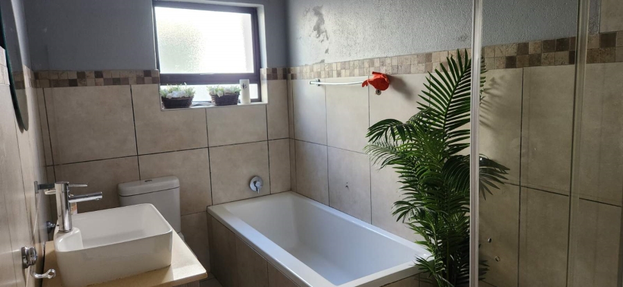 4 Bedroom Property for Sale in Woodhill Estate Limpopo