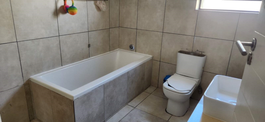 4 Bedroom Property for Sale in Woodhill Estate Limpopo