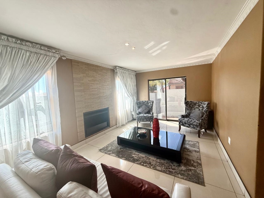 6 Bedroom Property for Sale in Waterberry Country Estate Limpopo
