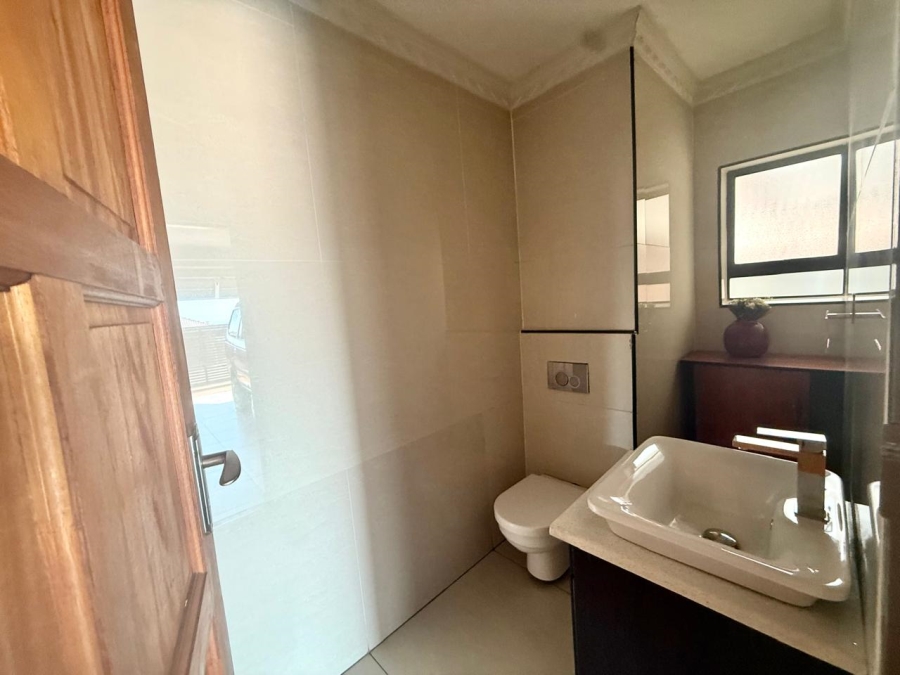 6 Bedroom Property for Sale in Waterberry Country Estate Limpopo