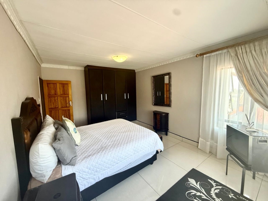 6 Bedroom Property for Sale in Waterberry Country Estate Limpopo