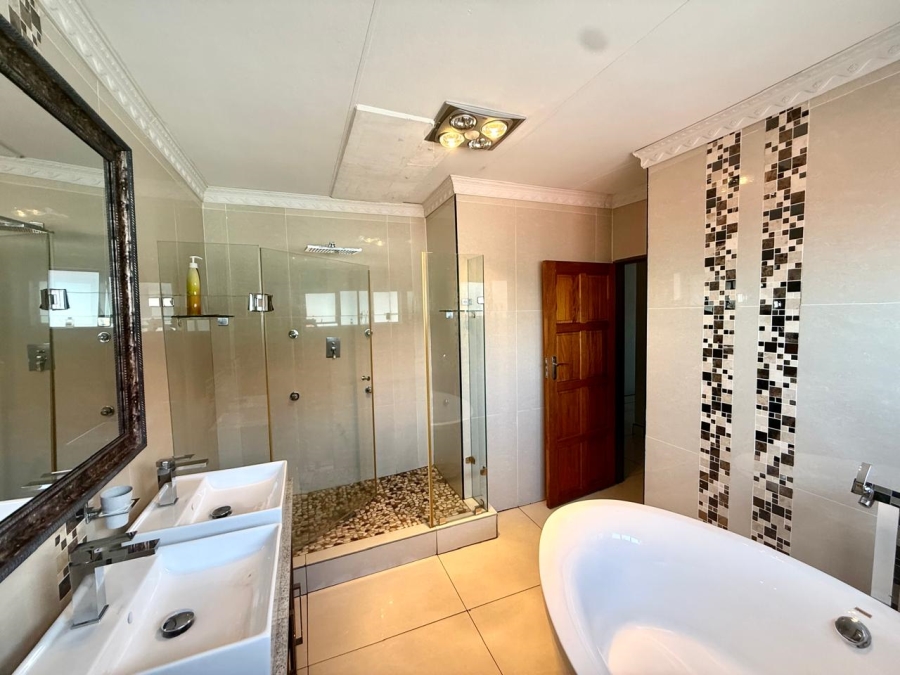 6 Bedroom Property for Sale in Waterberry Country Estate Limpopo