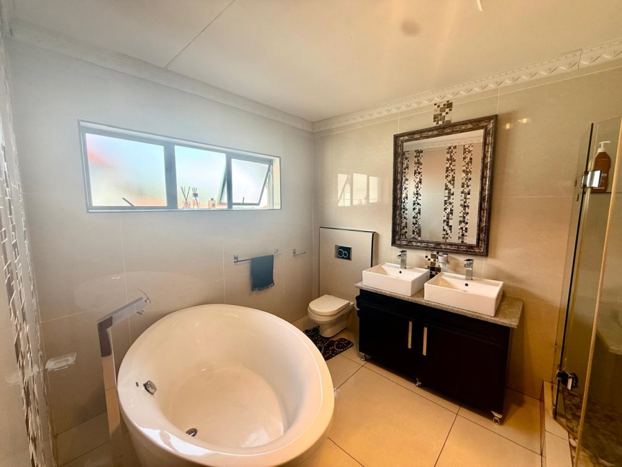 6 Bedroom Property for Sale in Waterberry Country Estate Limpopo