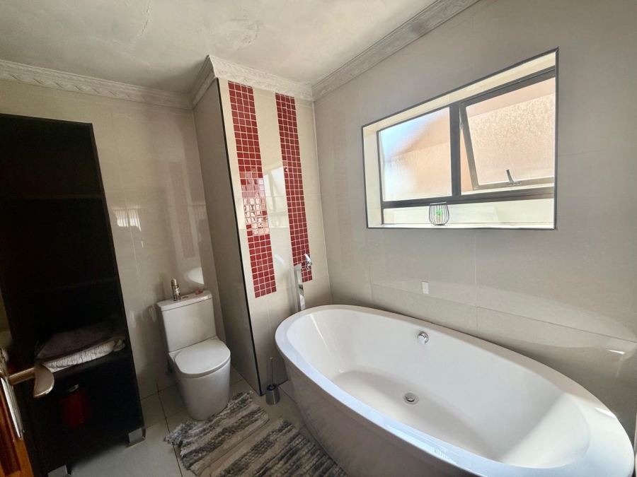 6 Bedroom Property for Sale in Waterberry Country Estate Limpopo