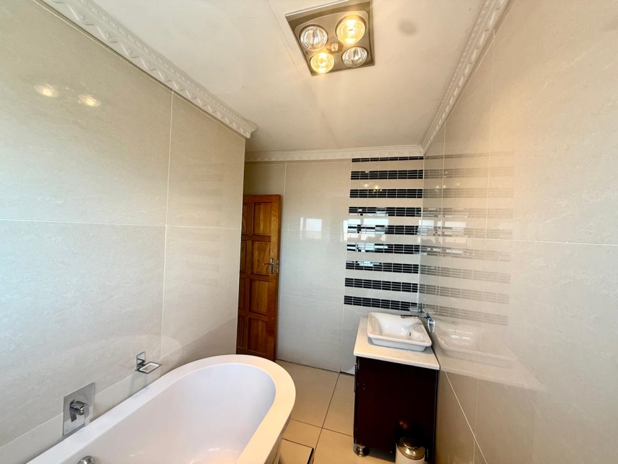 6 Bedroom Property for Sale in Waterberry Country Estate Limpopo