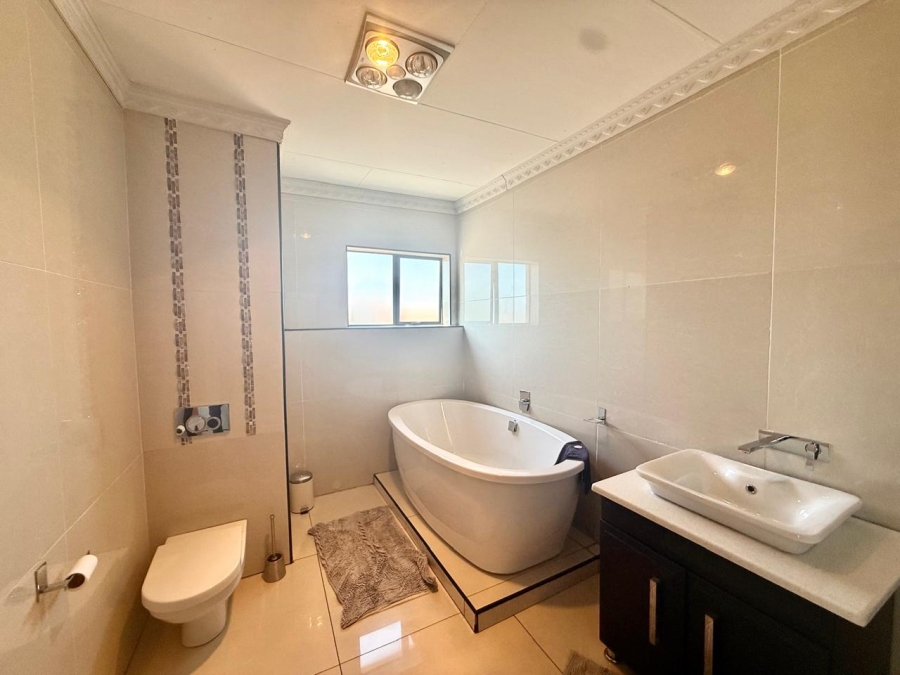 6 Bedroom Property for Sale in Waterberry Country Estate Limpopo