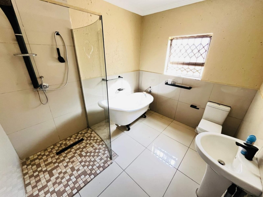 To Let 4 Bedroom Property for Rent in Serala View Limpopo